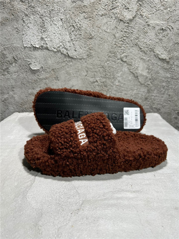 BLCG SLIPPERS