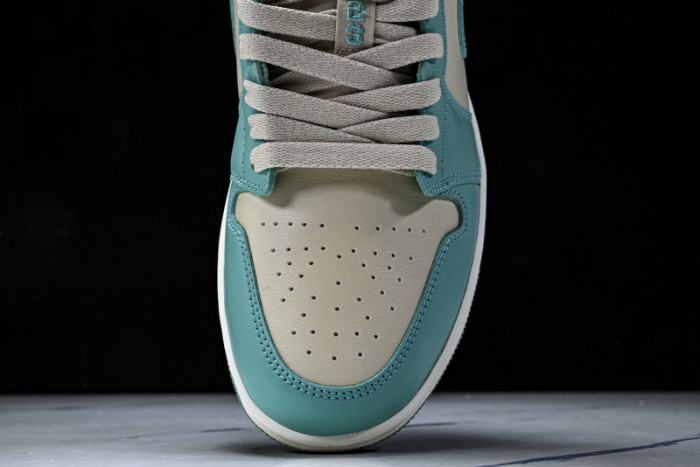 Air Jordan 1 Low  DC0774-131