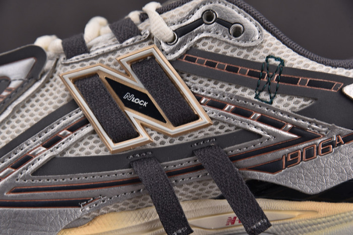 New Balance  1906A Tech Explosion  M1906AD