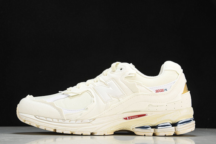 New Balance ‘Refined Future ’ M2002RDC