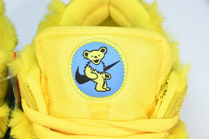 Grateful Dead x Nike SB Dunk Low Yellow Bear CJ5378-700