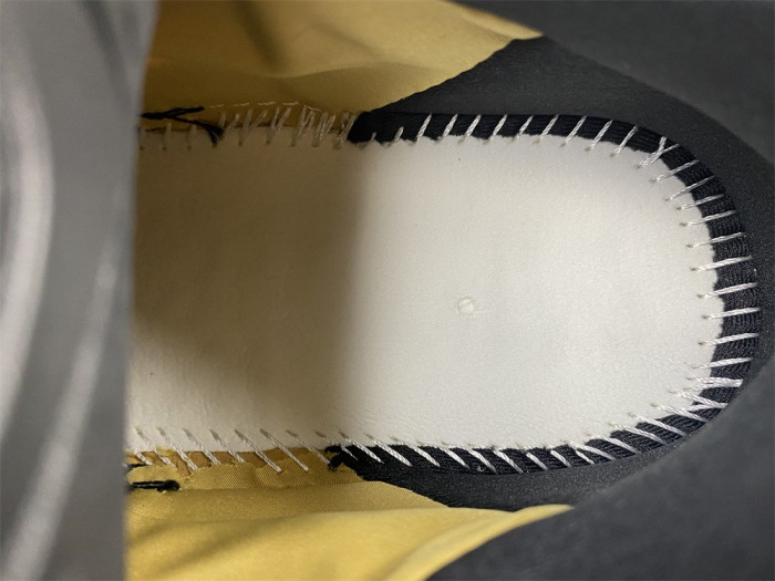 Adidas Yeezy Boost 700 MNVN Honey Flux GZ0717