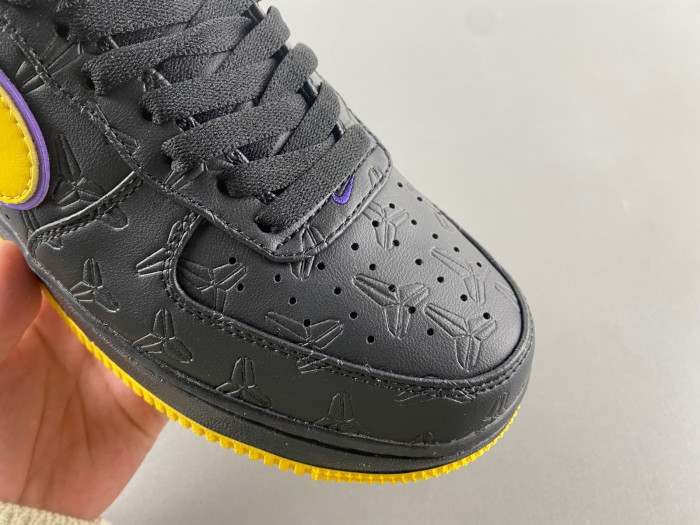 Kobe Bryant x Nike Air Force 1 Low  HV5122-001