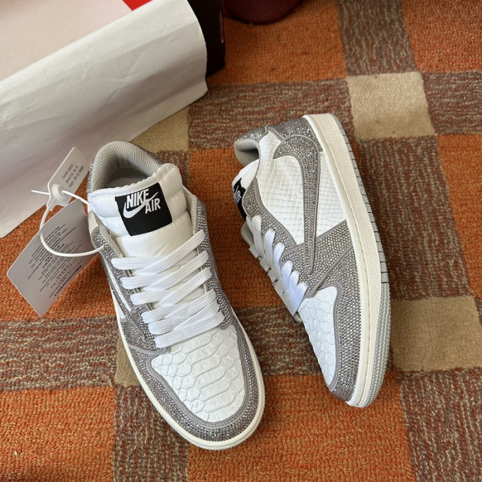 AIR JORDAN 1 RETRO  AJ-33