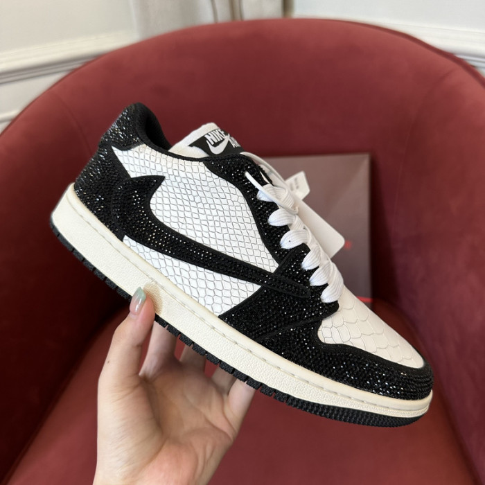 AIR JORDAN 1 RETRO  AJ-35