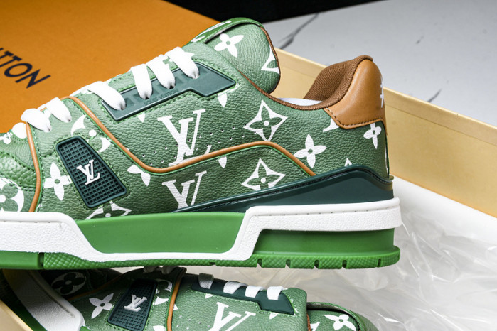 LV SNEAKER LOW FOR-LV230
