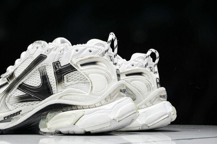 BLCG RUNNER  772774-WRUNG-9010