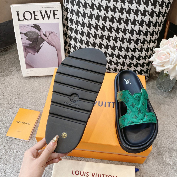 LV SLIPPERS