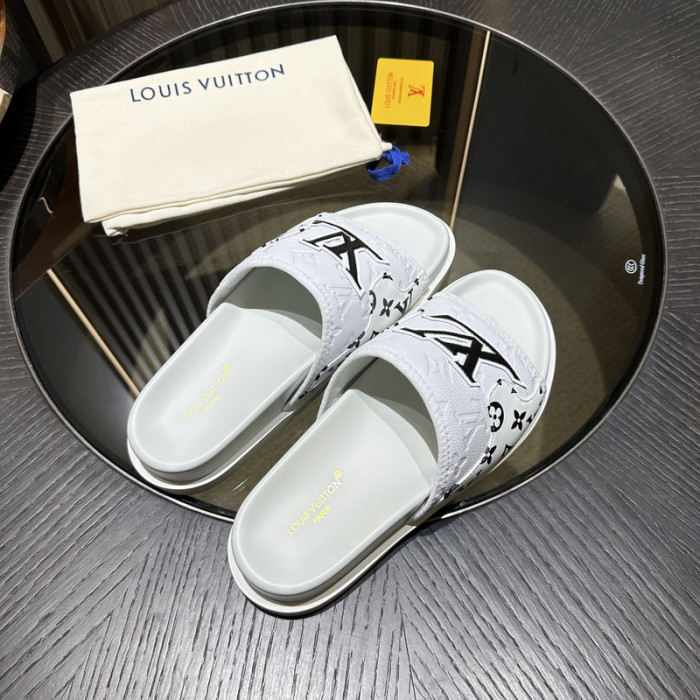 LV SLIPPERS