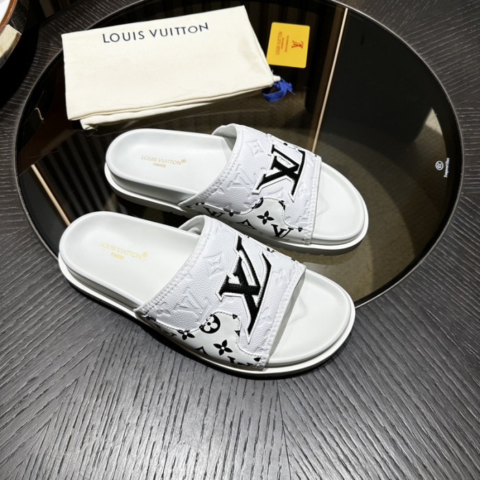 LV SLIPPERS