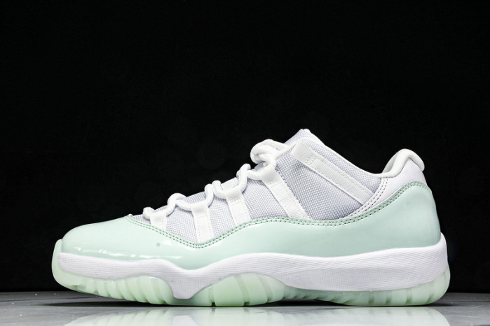 Air Jordan 11 Low “Igloo  AH7860-103