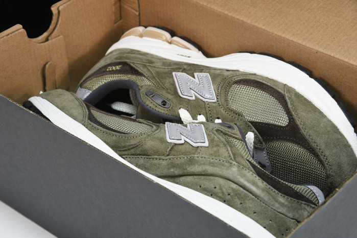 New Balance yeeshoes  M2002RHN