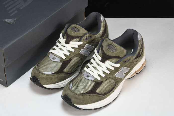 New Balance yeeshoes  M2002RHN