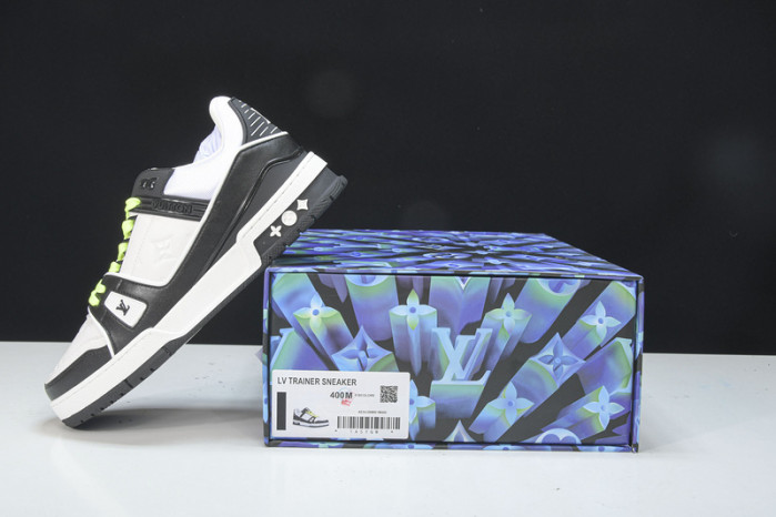 LV SNEAKER LOW YEE-004