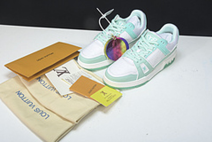 LV SNEAKER LOW YEE-008
