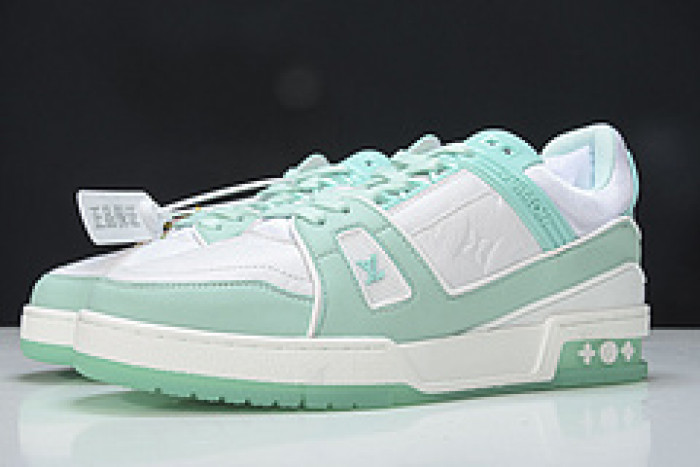 LV SNEAKER LOW YEE-008