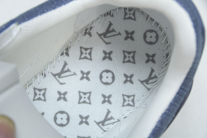 LV SNEAKER LOW YEE-010