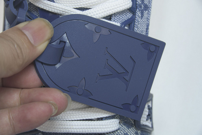 LV SNEAKER LOW YEE-010