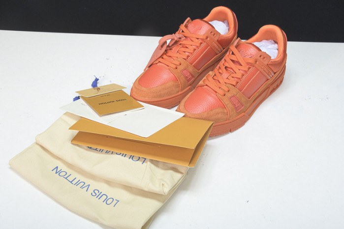 LV SNEAKER LOW YEE-012