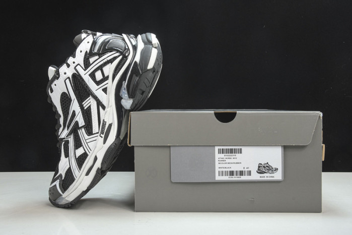 BLCG  RUNNER    Yeeshoes  22040702