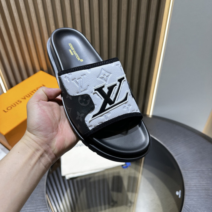 LV SLIPPERS