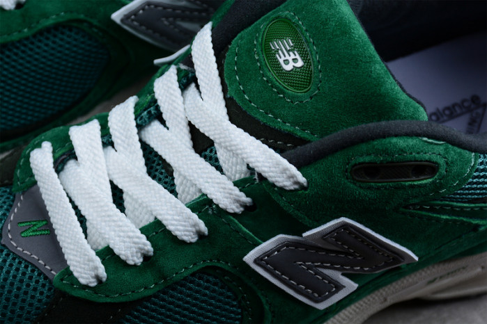 New* Balance WL2002 M2002RR1