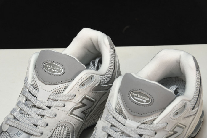 New Balance yeeshoes  ML2002RO