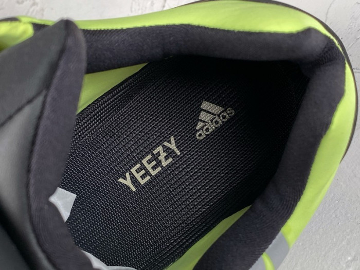 ADIDAS Yeezy Boost 700 MNVN Phosphor  FY3727