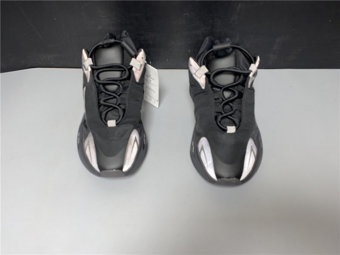 ADIDAS YEEZY BOOST 700 MNVN TRIPLE BLACK - FV4440