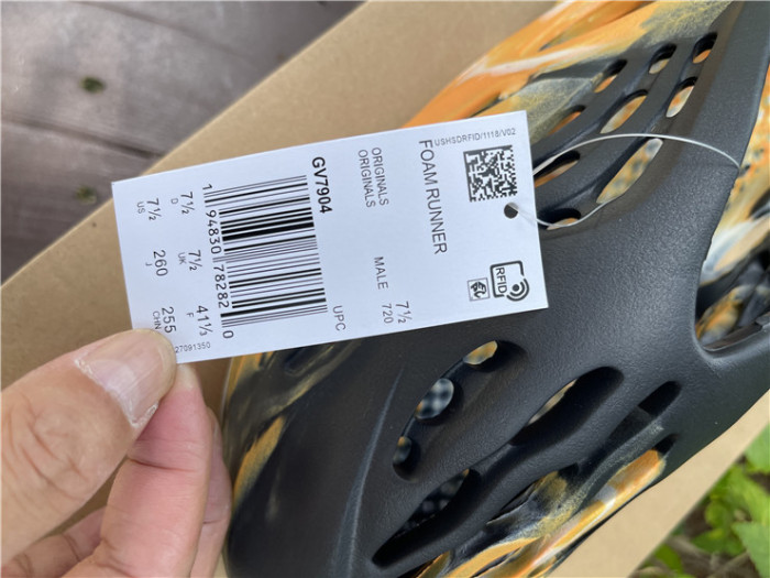 Adidas Yeezy Foam RNNR MXT Moon