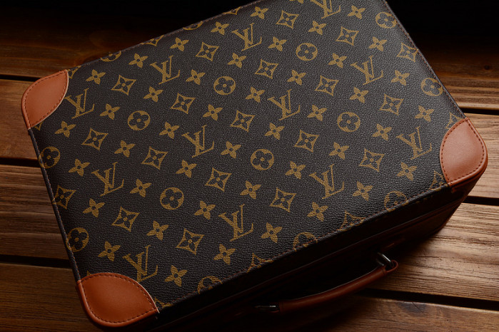 AIR JORDAN 1  AQ0818-158 (WITH CASE)